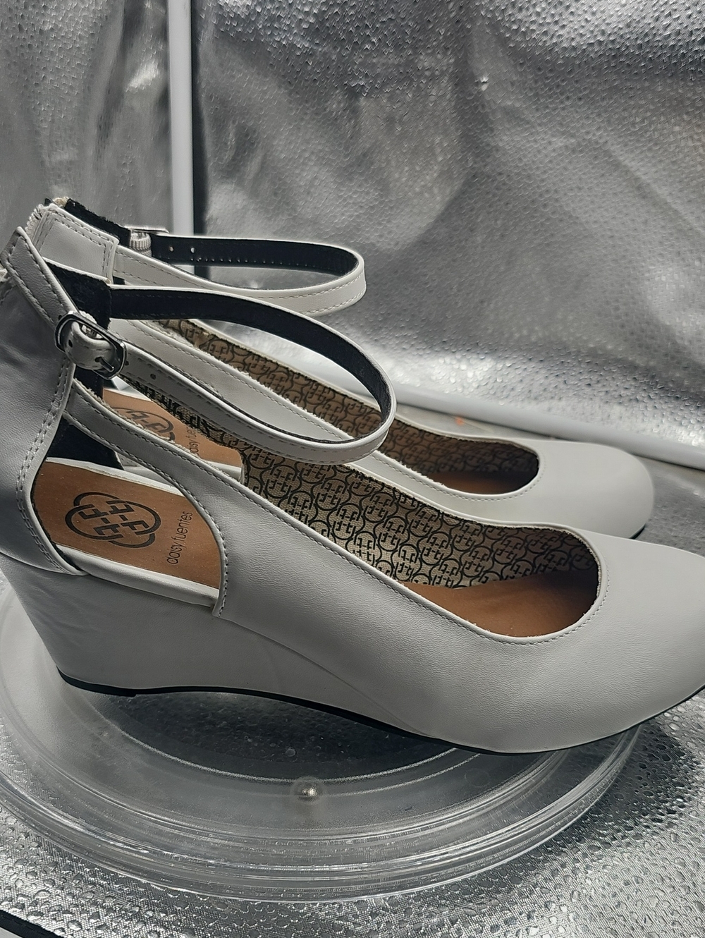 G White Wedges Daisy Fuentes Sz9. - Picture 4 of 5